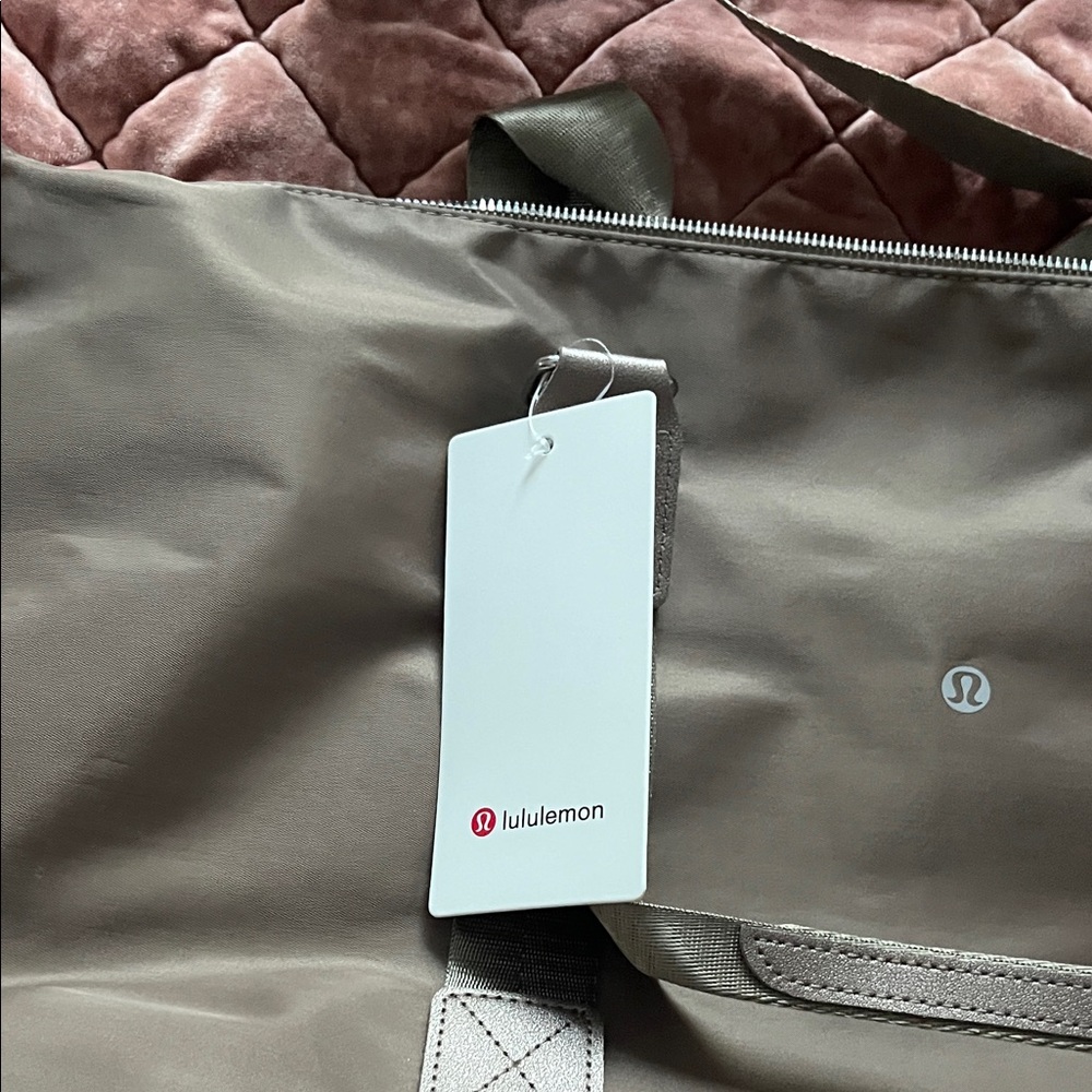 DHGate Lu-Lu athletica Tan unisex Bag - Picture 3 of 3